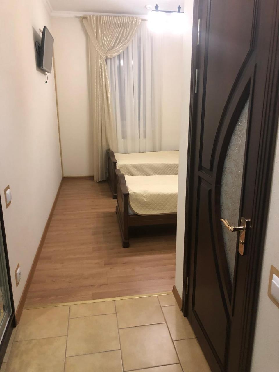 Motel Sarny  外观 照片